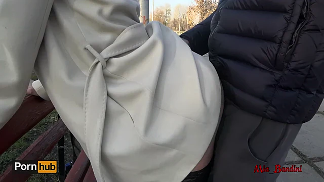 Real Public Sex Beautiful Fucks on a Park Bench and Shows her Perfect Mia Bandini